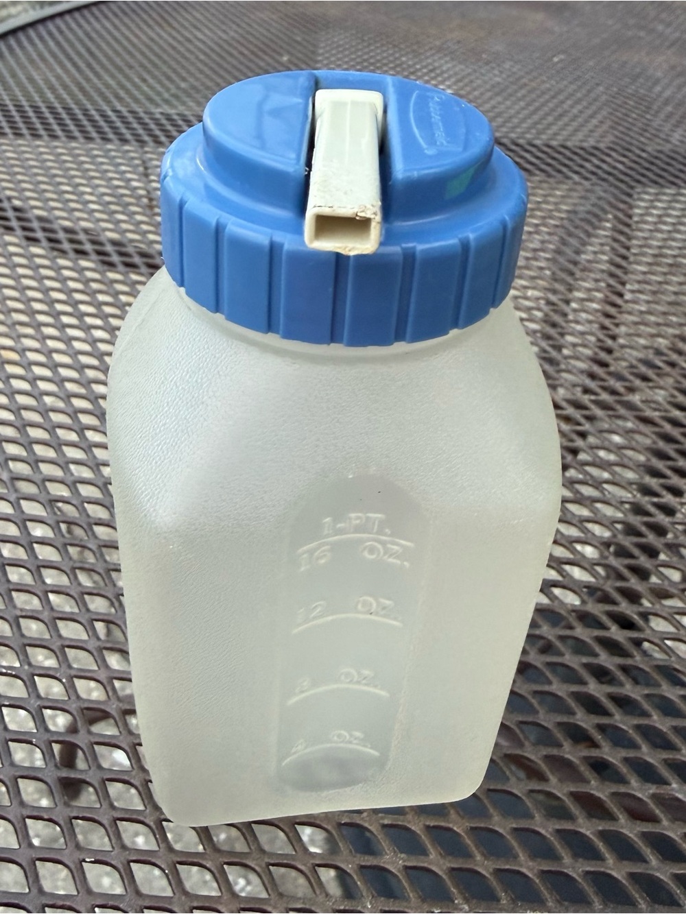 Vintage 90s Rubbermaid Sippin Saver 0229 Bottle Straw 1 Pint Blue Lid Clean